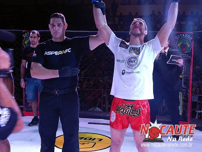 Thiago Monstro venceu a luta principal do Aspera FC 29 (Foto: Nocaute na Rede)