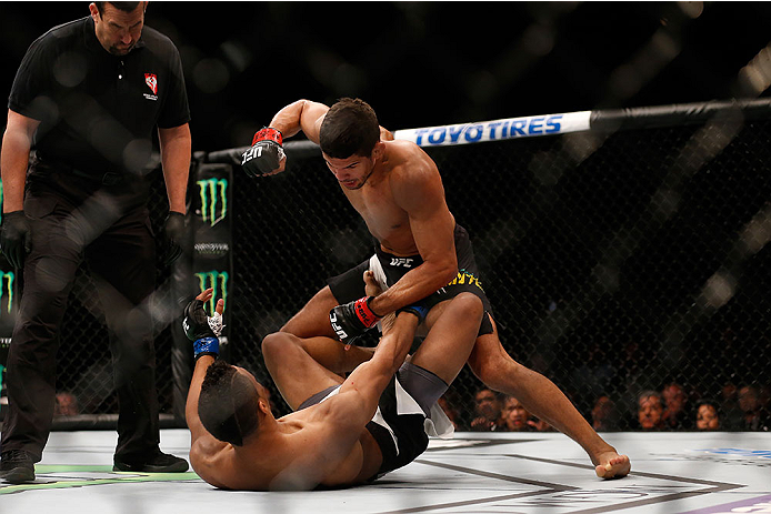 Léo Santos nocauteou Kevin Lee (Foto: Divulgação/UFC)