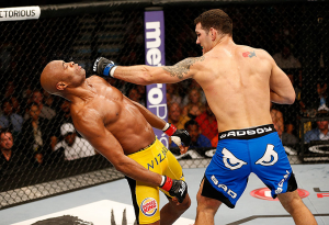 Weidman nocauteia Anderson e surge fã lançam boatos de compra/ venda de luta (Foto: UFC)
