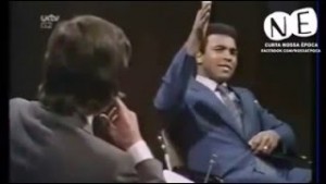 Na oportunidade, Ali era entrevistado e relatou o episódio de racismo sofrido em sua terra natal, após a vitória nas Olimpiadas de Roma, em 1960. 