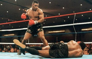 Tyson conquista o seu 1° Título Mundial em cima de Trevor Berbick.